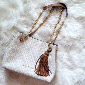 Michael Kors Jet Set Chain Handbag